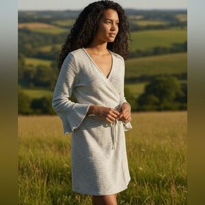 HAYDEN LOS ANGELES GREY & WHITE KNIT FAUX WRAP BELL SLEEVE MINI DRESS SZ MED NWT